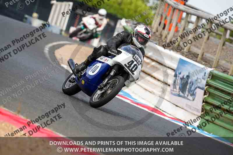 Vintage motorcycle club;eventdigitalimages;mallory park;mallory park trackday photographs;no limits trackdays;peter wileman photography;trackday digital images;trackday photos;vmcc festival 1000 bikes photographs